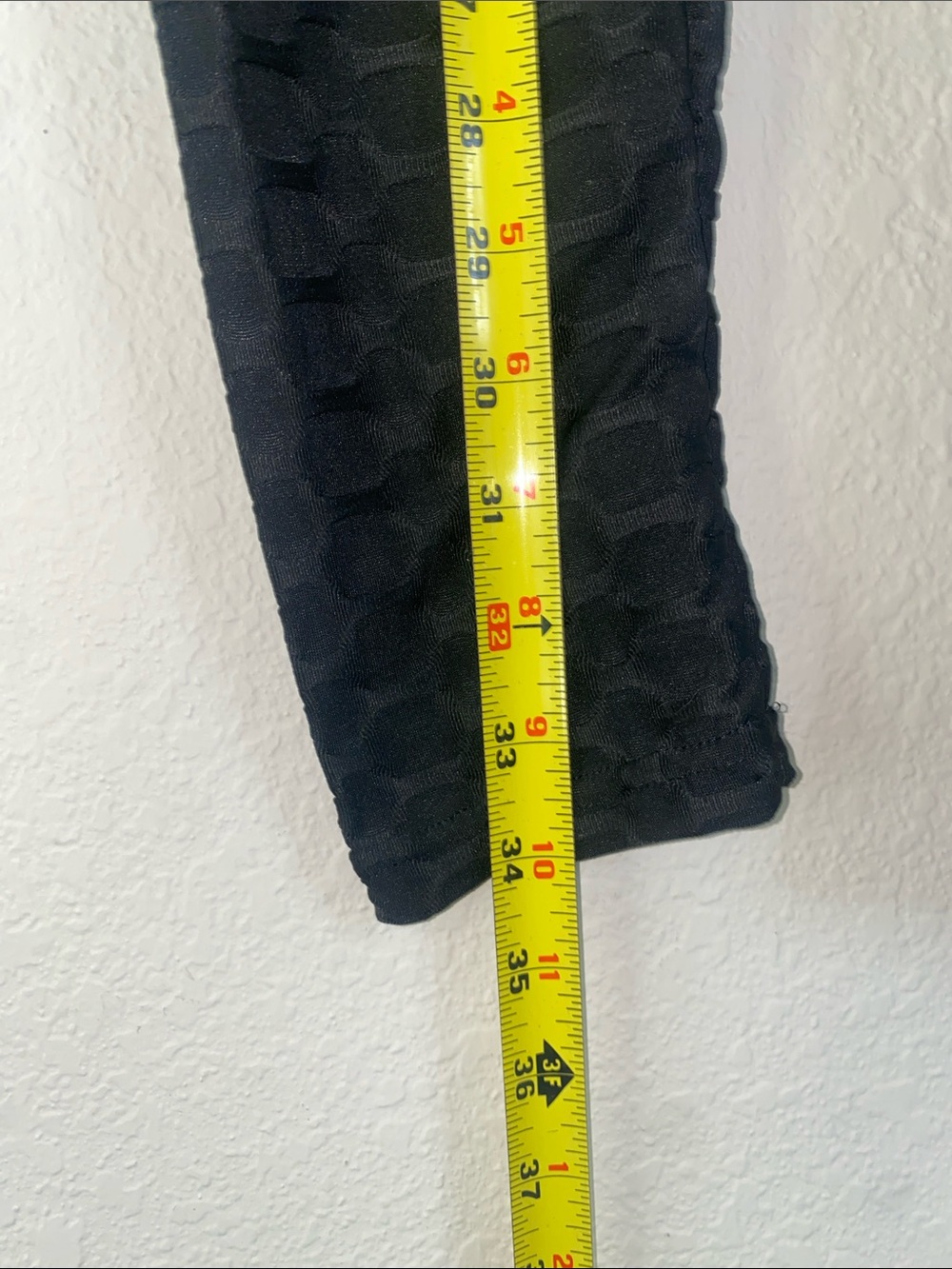 💋Black patterned scrunched leggings! - Picture 4 of 7